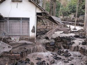 Desa Wisata di Gunung Semeru Ditutup, Sebagian Jadi Posko Relawan