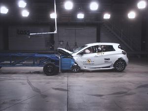 Waduh! Mobil Renault Ini Dapat Bintang Nol Saat Dites Tabrak Euro NCAP Waduh! Mobil Renault Ini Dapat Bintang Nol Saat Dites Tabrak Euro NCAP