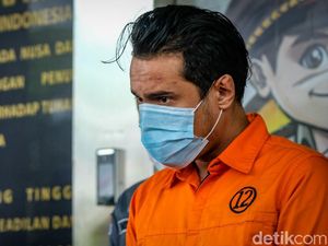 Polisi Sebut Bobby Joseph Positif Pakai Tembakau Sintesis Polisi Sebut Bobby Joseph Positif Pakai Tembakau Sintesis