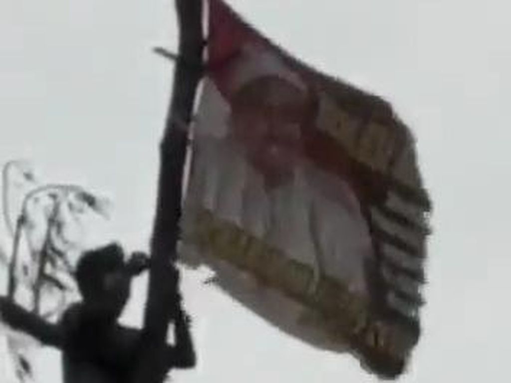 Ini Alasan FPI Kibarkan Bendera Habib Rizieq di Pohon Lokasi Erupsi Semeru