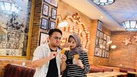 10 Potret Cantik Hemas Nura, Istri Danang DA yang Hobi Minum Kopi