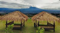 Adem dan Sejuk! 10 Kafe di Bogor Ini Punya Pemandangan Gunung Indah