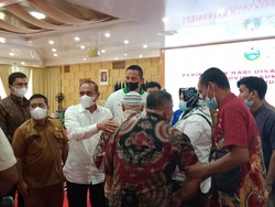 Gubsu Menangis di Hadapan Penyandang Disabilitas: Jagalah Rakyat Ya Allah