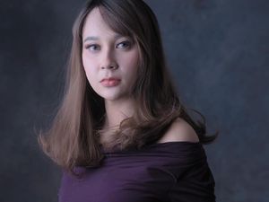 Hana Qosim Takut Ketemu Teman SMP Gegara Di-bully Habis-habisan Hana Qosim Takut Ketemu Teman SMP Gegara Di-bully Habis-habisan
