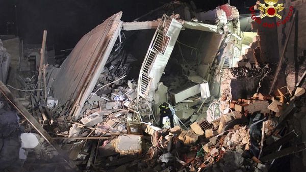 Potret Gedung Roboh di Italia Gegara Kebocoran Gas