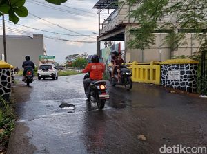 Ini Lokasi Mobil Pelat Hitam Pakai Strobo Lawan Arus Dipukul Mundur Perempuan