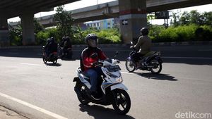 Jangan Ditiru! Aksi Pemotor Ibu Kota Lawan Arah Hindari Macet