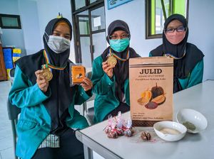 3 Mahasiswa IAIN Ponorogo Sabet Juara Olimpiade Bikin Julid, Jenang Kulit Durian 3 Mahasiswa IAIN Ponorogo Sabet Juara Olimpiade Bikin Julid, Jenang Kulit Durian