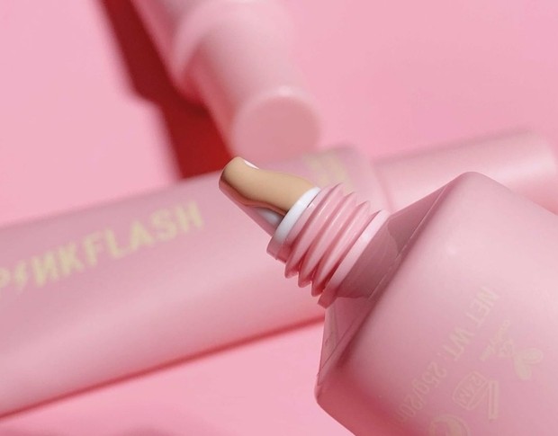PINKFLASH Lasting Matte Foundation/Foto: Instagram.com/pinkflashcosmetics PINKFLASH makeup dengan harga murah