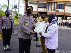 Nakes hingga Orang-orang yang Sukseskan Vaksinasi di Bojonegoro Dapat Reward