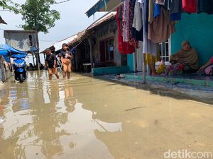Desa Karangligar Karawang Banjir, 273 Jiwa Terpaksa Mengungsi
