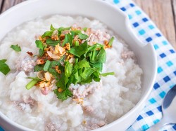 Resep Bubur Ayam Cincang yang Lembut Creamy Buat Sarapan