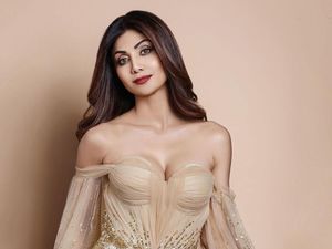 Kecantikan Shilpa Shetty yang Tak Pandang Usia