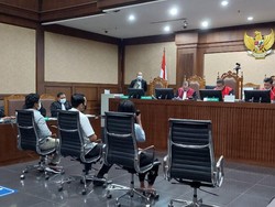 Jaksa Heran AKP Robin Takut-takuti Azis Syamsuddin demi Pinjam Rp 200 Juta