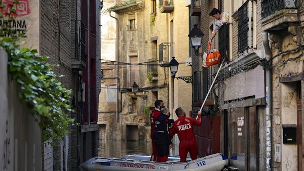 Spanyol Terendam Banjir, Warga Ramai-ramai Dievakuasi