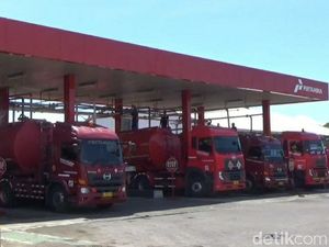 Jembatan Gladak Perak Putus, Suplai BBM ke Pertashop Lumajang Terganggu Jembatan Gladak Perak Putus, Suplai BBM ke Pertashop Lumajang Terganggu