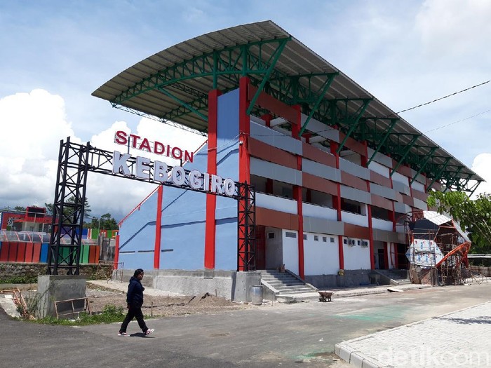 Kabupaten Boyolali kini memiliki stadion sepakbola baru. Stadion baru ini lebih representatif dengan lapangan dan rumput yang halus. Namanya stadion Kebogiro.