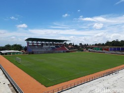 Membangunan stadion berstandart FIFA ini telah memakan anggaran lebih dari Rp 53 miliar. Paling besar anggarannya yakni untuk pembangunan tribun VVIP, lengkap dengan fasilitas penunjang lainnya dengan anggaran Rp 3,6 miliar.