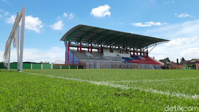 Kabupaten Boyolali kini memiliki stadion sepakbola baru. Stadion baru ini lebih representatif dengan lapangan dan rumput yang halus. Namanya stadion Kebogiro.