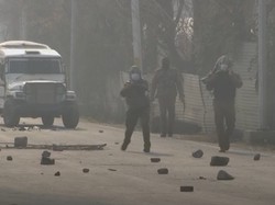 Dua Polisi India Tewas Dalam Serangan Bus di Kashmir