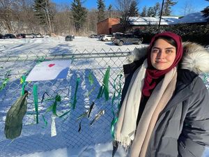 Guru Dipecat karena Pakai Hijab Saat Mengajar, Jadi Kontroversi