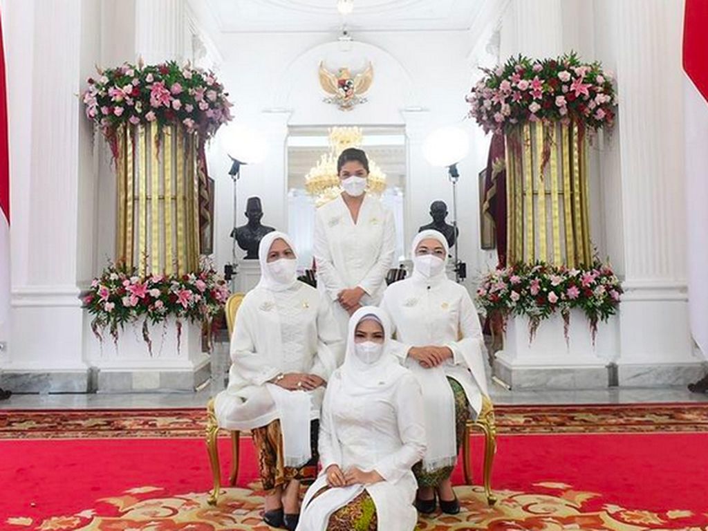 7 Momen Langka Para Istri Menteri Jokowi Kompak Berkebaya Putih, Ada Eks Model