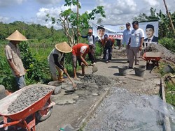 Legislator Prasetyo Hadi Bantu Bangun Jalan Tani di Purworejo