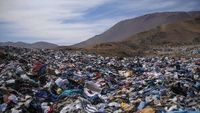 Ada Gunung Pakaian Bekas di Chile, Kok Bisa?