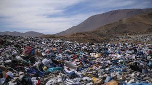 Ada Gunung Pakaian Bekas di Chile, Kok Bisa?
