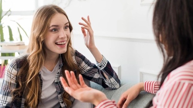 Ilustrasi menerima pujian/ Foto: Freepik.com