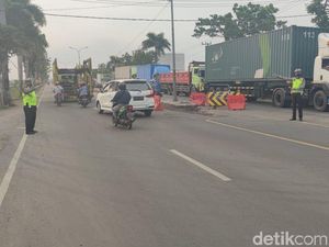 Polisi Sebut Jalan Nasional di Lamongan yang Sempat Macet 13 Km Kini Terkendali Polisi Sebut Jalan Nasional di Lamongan yang Sempat Macet 13 Km Kini Terkendali