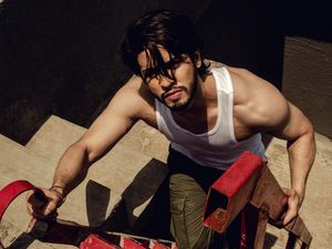 Jibraan Khan, Anak Shah Rukh Khan di Film Kabhi Khushi Kini Tampan Dewasa