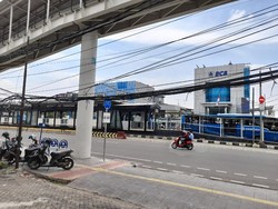 detikcom Do Your Magic: Atasi Kabel Menjuntai, Jl Pemuda Rawamangun Bakal Dibuat SJUT