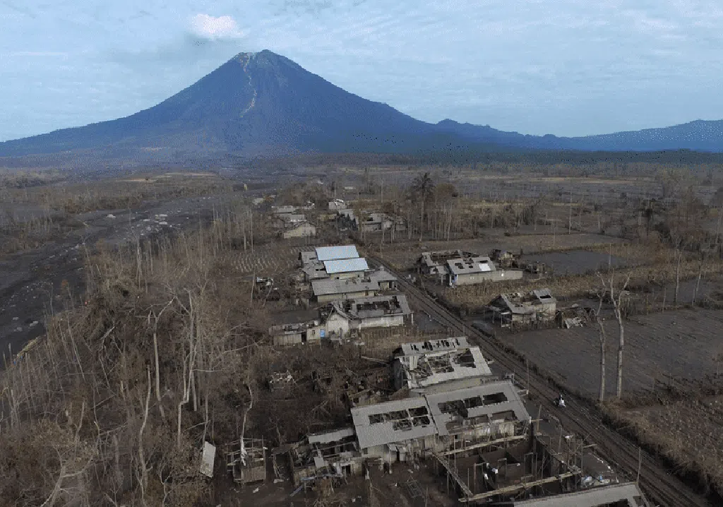 Kala Sang Mahameru Bergejolak Kala Sang Mahameru Bergejolak