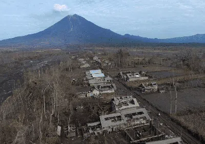 Kala Sang Mahameru Bergejolak