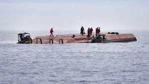 Kapal Kargo Terbalik Usai Tabrakan di Laut Baltik