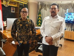 Bertemu Jaksa Agung, Relawan JoMan Beri Jempol Tuntutan Mati Heru Hidayat