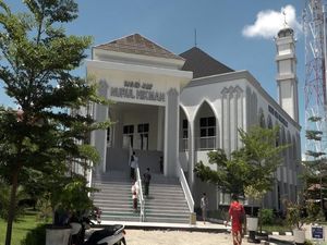 Dibangun Ulang Usai Disapu Gempa, Masjid di Lombok jadi Simbol Kerukunan Umat Dibangun Ulang Usai Disapu Gempa, Masjid di Lombok jadi Simbol Kerukunan Umat