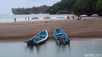 Potret Suasana Pantai Baron Jelang Libur Nataru