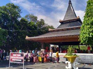 Bahagianya Pedagang di Makam Bung Karno Dapat Kabar PPKM Level 3 Batal