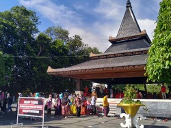 Bahagianya Pedagang di Makam Bung Karno Dapat Kabar PPKM Level 3 Batal