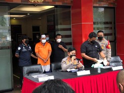 9 Fakta Perampok Bersenpi di Toko Gadai Ditangkap Usai Dikepung Warga