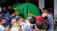 Potret Suasana Kedatangan Jenazah Haji Lulung di Rumah Duka