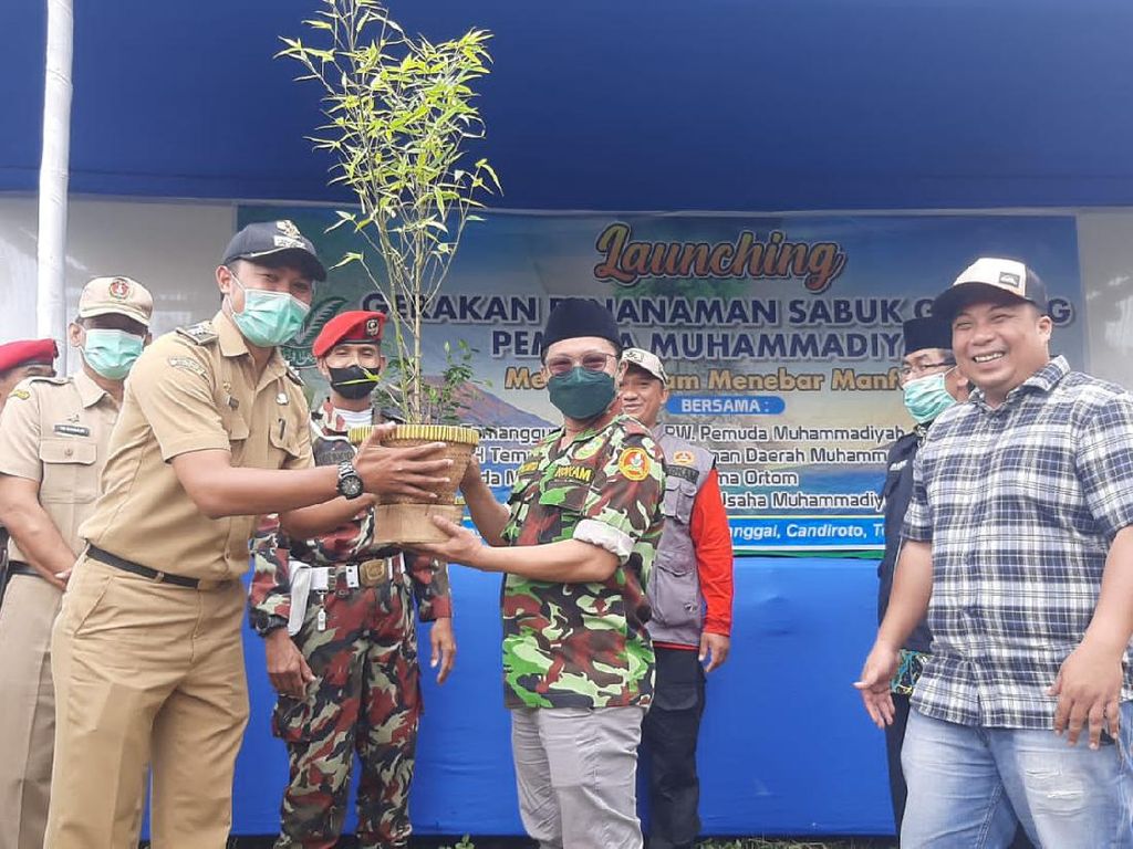 Cegah Longsor, Pemuda Muhammadiyah-Pemkab Tanam 110 Ribu Pohon di Temanggung