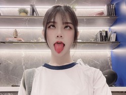 Gadis 21 Tahun Ini Jadi Miliarder Lewat Penampilan Seksi di Media Sosial