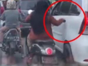 Polisi Ungkap Wanita Viral Ketuk-Coba Buka Pintu Mobil di Medan ODGJ