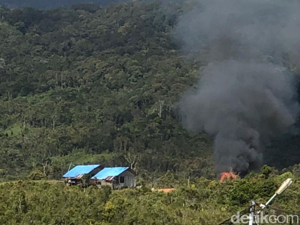 Polisi Ungkap Motif Teroris KKB Bakar SMP di Pegunungan Bintang