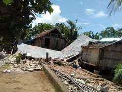 Dampak Gempa M 7,4: Bangunan Rusak di Sulsel, 1 Orang Luka Ringan di Sikka Dampak Gempa M 7,4: Bangunan Rusak di Sulsel, 1 Orang Luka Ringan di Sikka