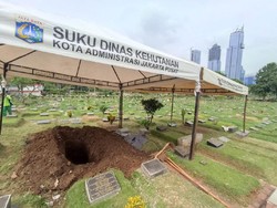 Saat Makam Haji Lulung Disiapkan di Karet Bivak