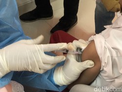 Ingat! Vaksin COVID Anak Harus Jeda 1 Bulan dari Imunisasi Rutin
